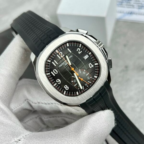 Dong-Ho-Patek-Philippe-Aquanaut-5164A-Replica-Cao-Cap-40-2-600x600